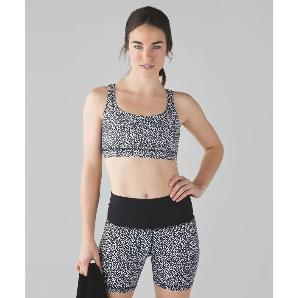 Lululemon Energy Bra Size 4 EUC Miss Mosaic Black